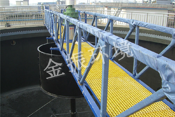 中心傳動(dòng)懸掛式濃縮機(jī) 中心傳動(dòng)懸掛式濃縮機(jī)